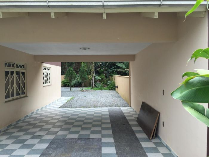 Casa com 3 dormitórios para locação, VILA LENZI, JARAGUA DO SU...