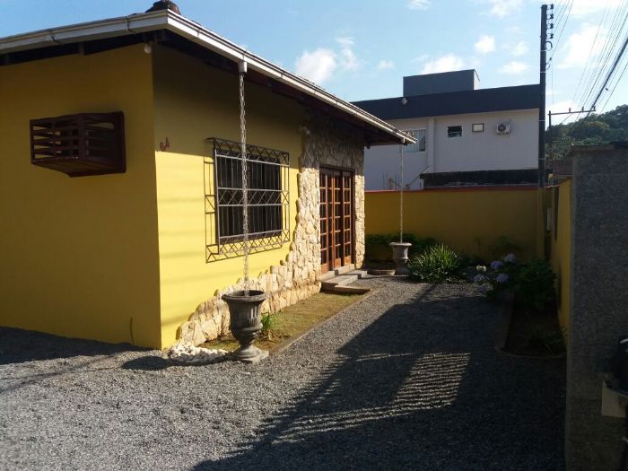Casa com 2 dormitórios para locação, BARRA DO RIO CERRO, JARAG...
