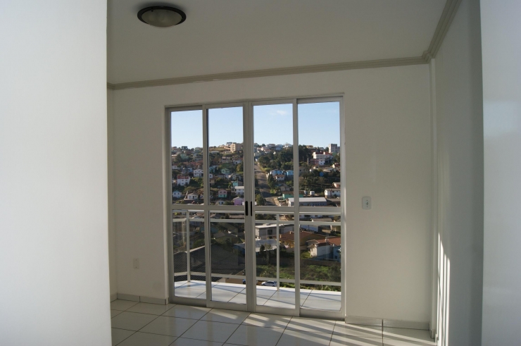 APARTAMENTO PARA LOCAÇÃO, BAIRRO SORGATTO, COM 01 SUÍTE E 02 Q...